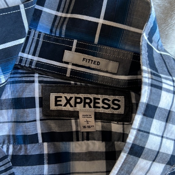 Express button up - Picture 2 of 4
